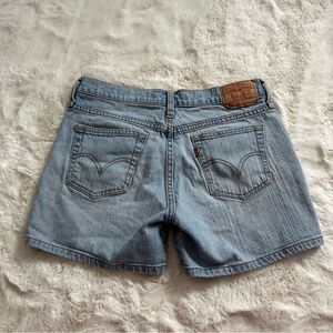 Levi’s Vintage 515 mid thigh Jean shorts dad style low waisted